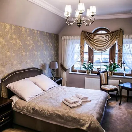 Krysztalowy Dworek Hotel