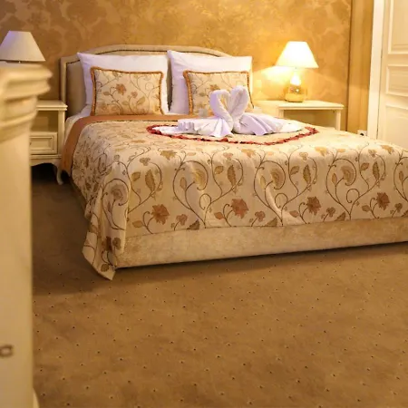 Hotel Krysztalowy Dworek Zbychowo