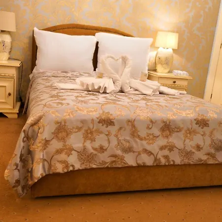 Krysztalowy Dworek *