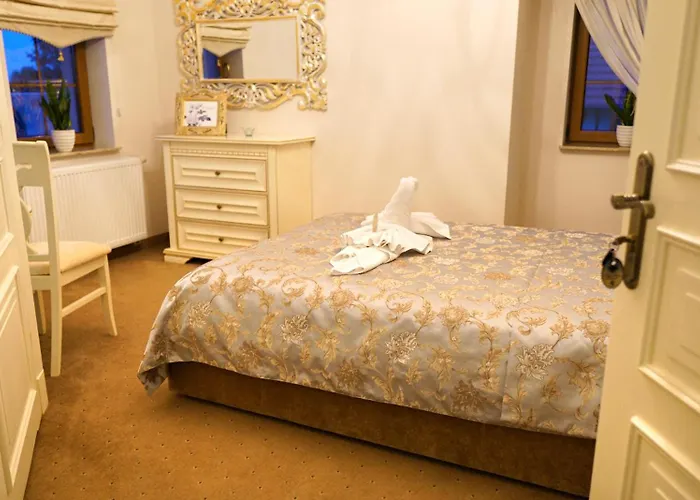 فندق Krysztalowy Dworek *